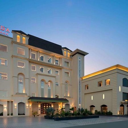 Ramada By Wyndham Kapurthala Otel Dış mekan fotoğraf