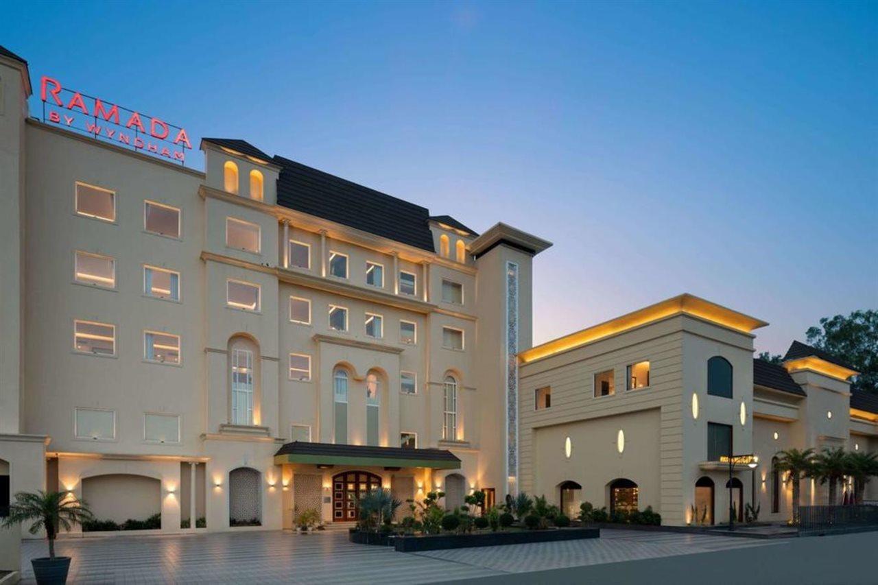 Ramada By Wyndham Kapurthala Otel Dış mekan fotoğraf