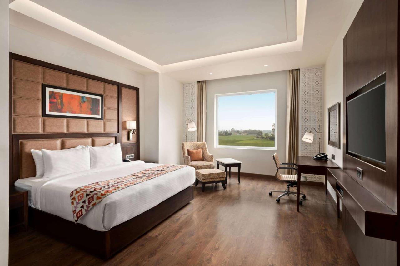Ramada By Wyndham Kapurthala Otel Dış mekan fotoğraf