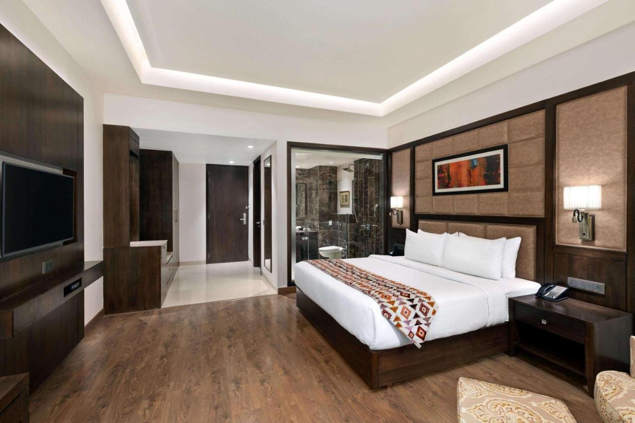 Ramada By Wyndham Kapurthala Otel Dış mekan fotoğraf