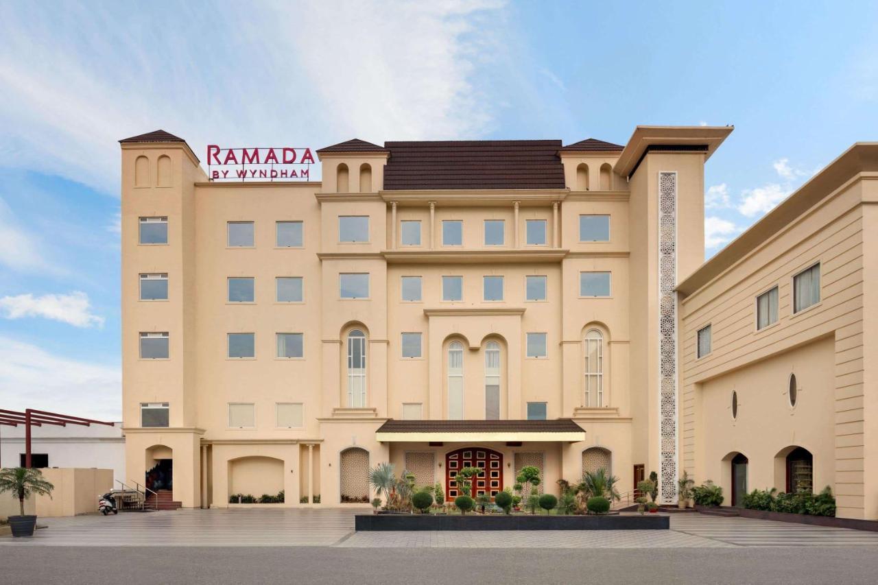 Ramada By Wyndham Kapurthala Otel Dış mekan fotoğraf