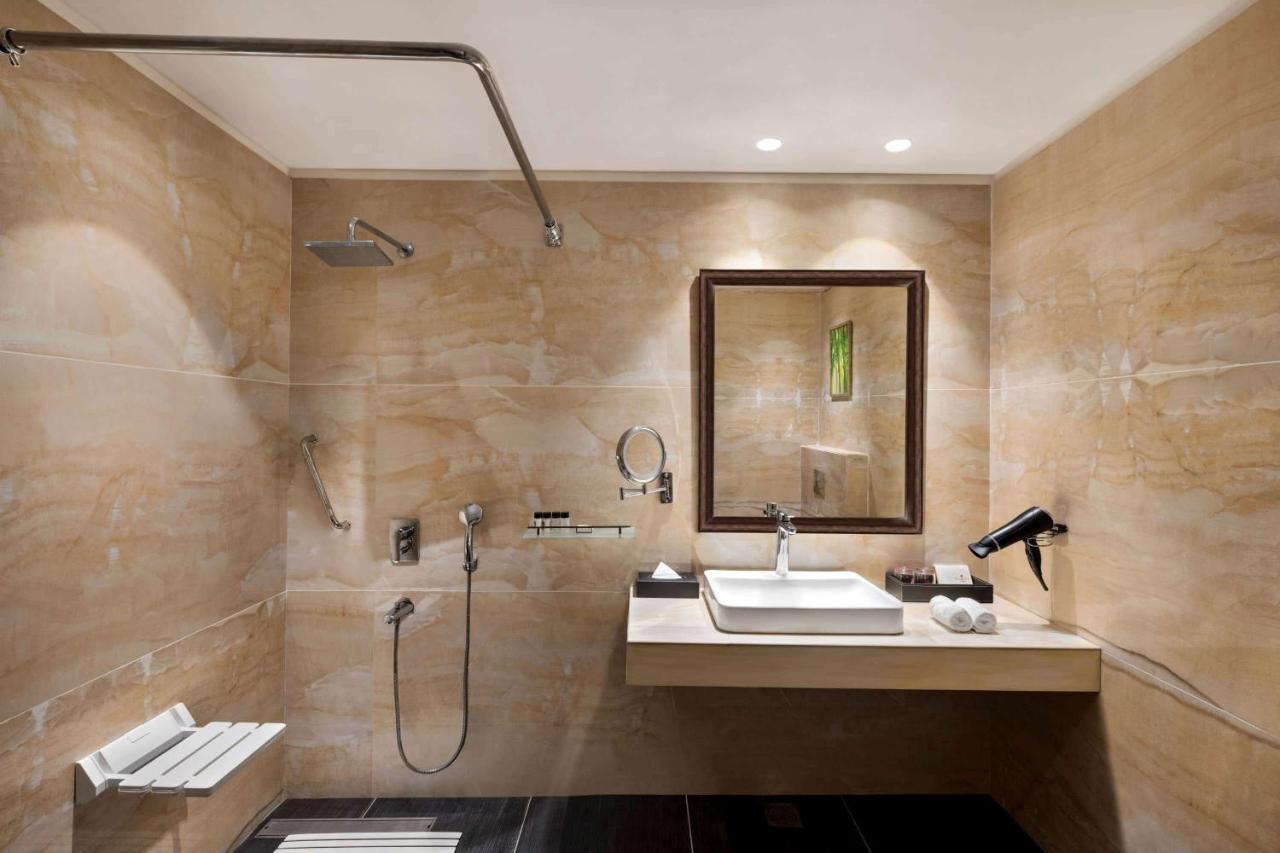Ramada By Wyndham Kapurthala Otel Dış mekan fotoğraf